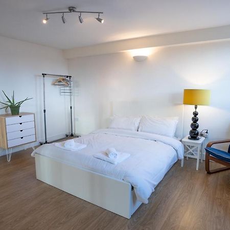 Stunning Mezzanine Apartment Near City Centre Cardiff Eksteriør billede